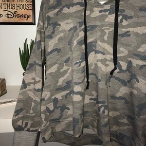 Camouflage, cropped hoodie
